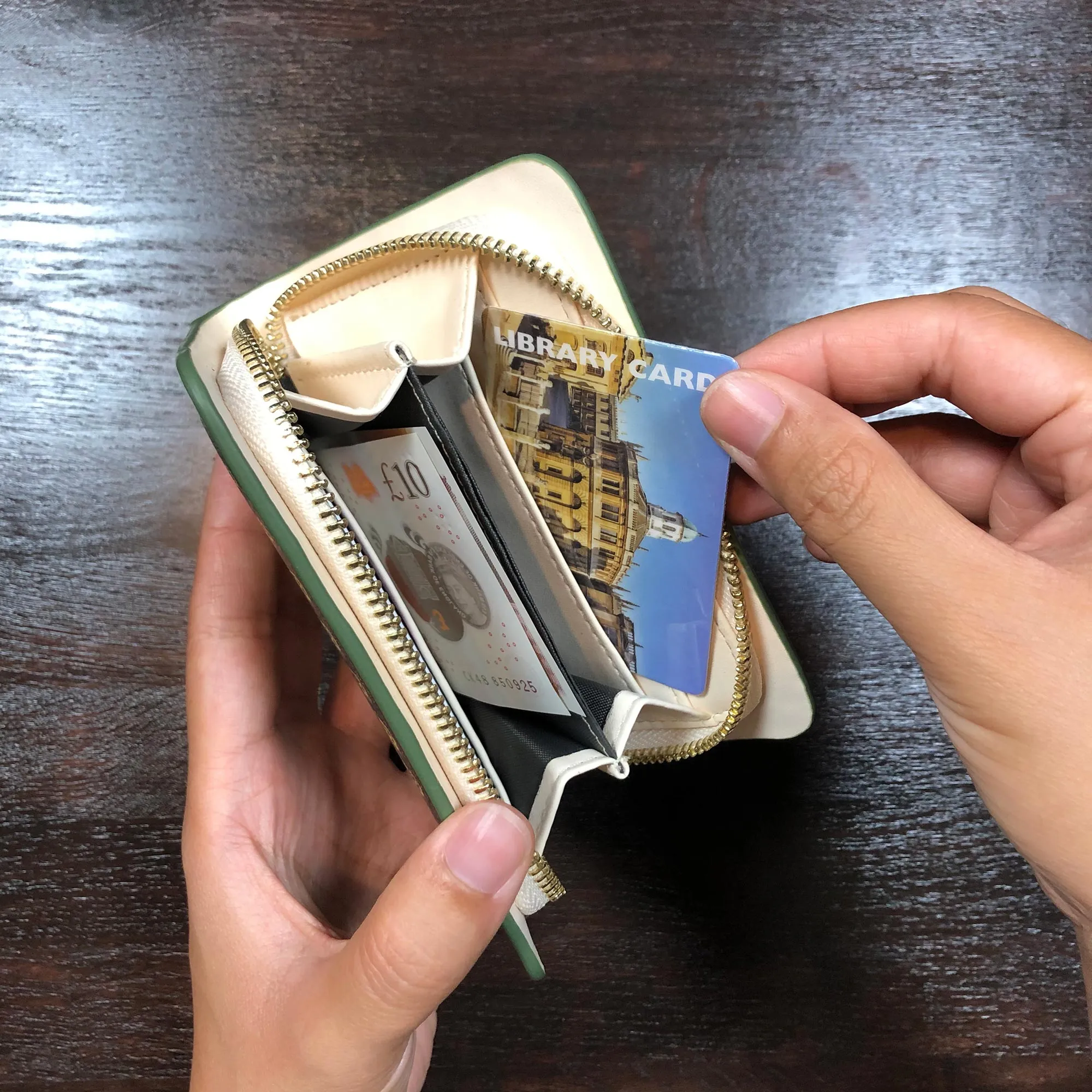 Gatsby Lady Book Zip Around Purse